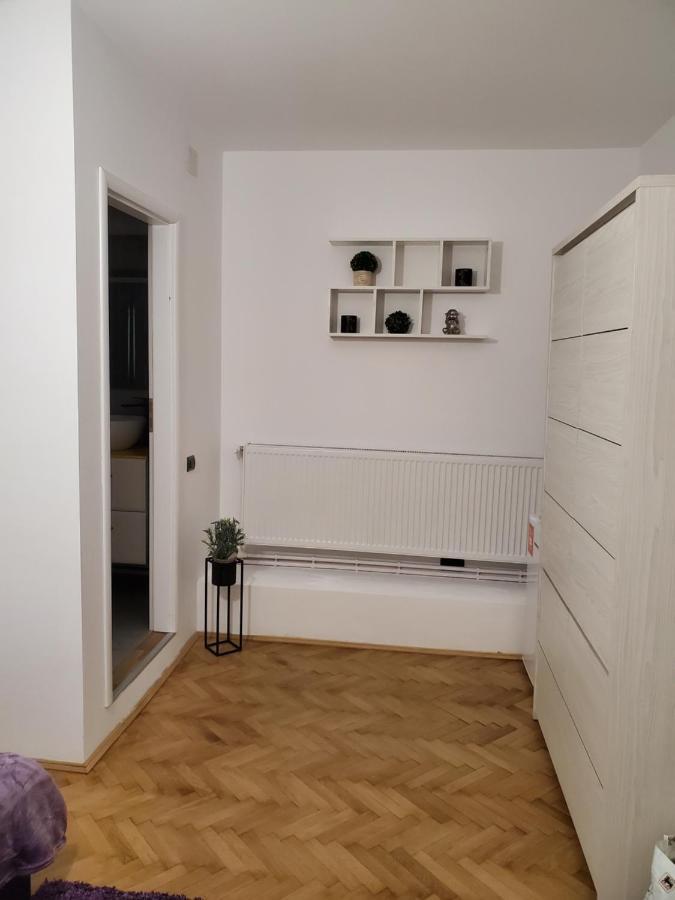 Basarab 2 Apartamento Braşov Exterior foto